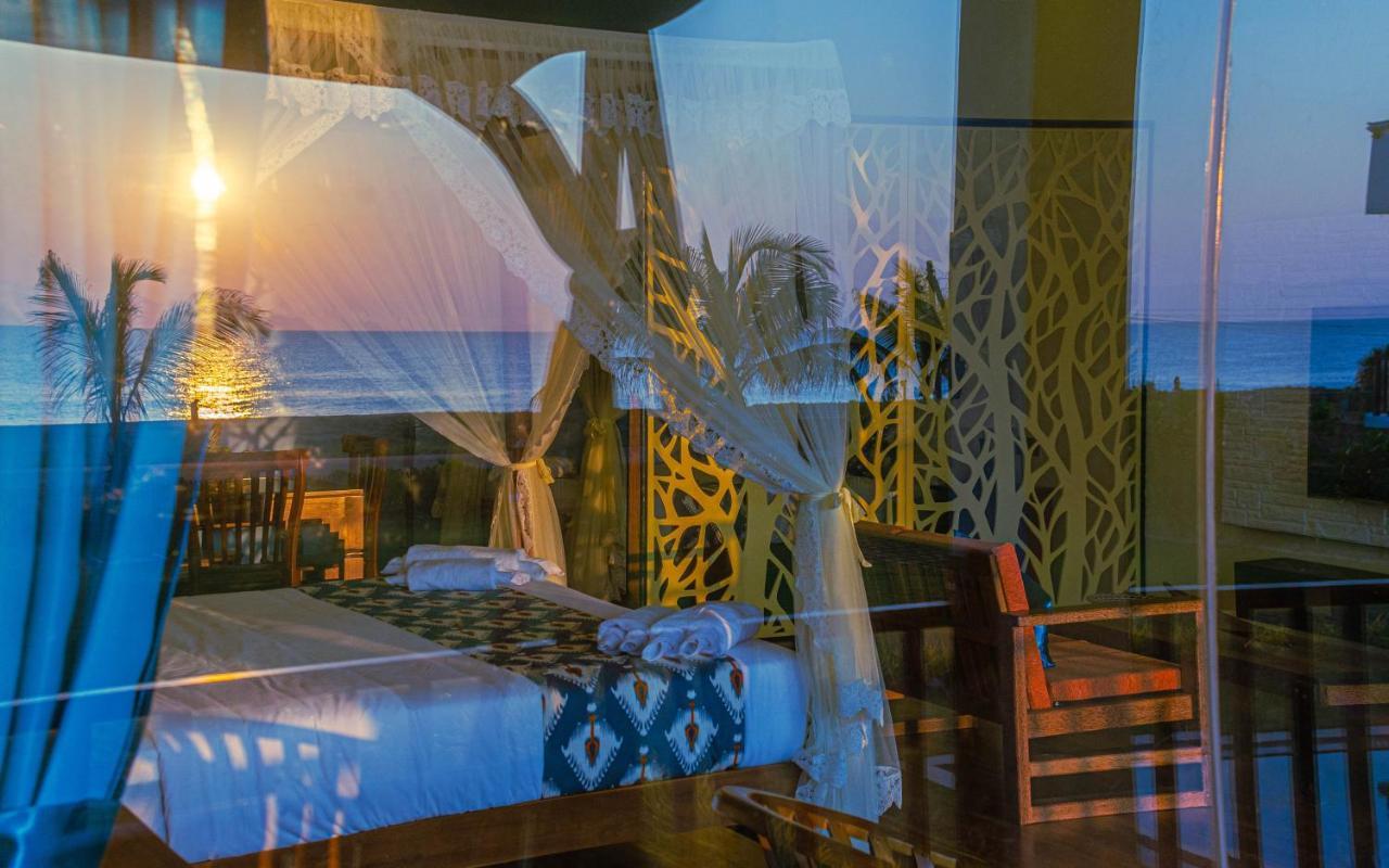 ホテル Calypso Sunset Iranawila エクステリア 写真