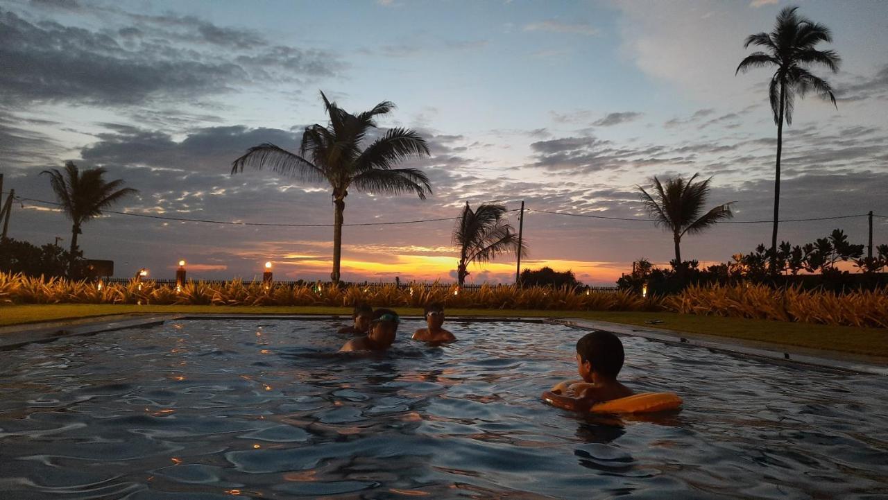 ホテル Calypso Sunset Iranawila エクステリア 写真