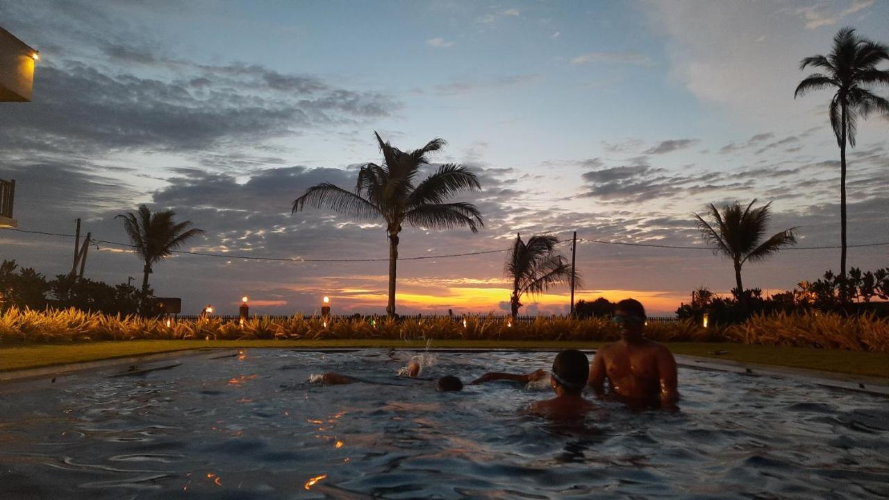 ホテル Calypso Sunset Iranawila エクステリア 写真